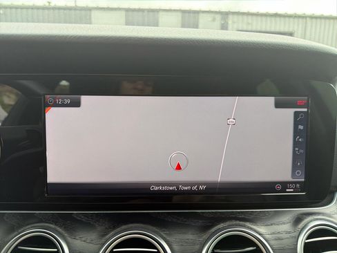 Used 2018 Mercedes-Benz E 300 4MATIC image 29