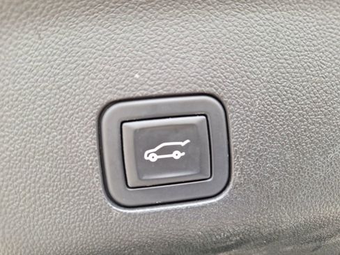 Used 2021 Chevrolet Tahoe Z71 image 30