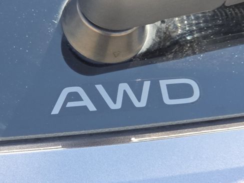 Used 2023 Honda HR-V EX-L image 10