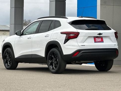 New 2026 Chevrolet Trax LT w/ Midnight Edition image 7