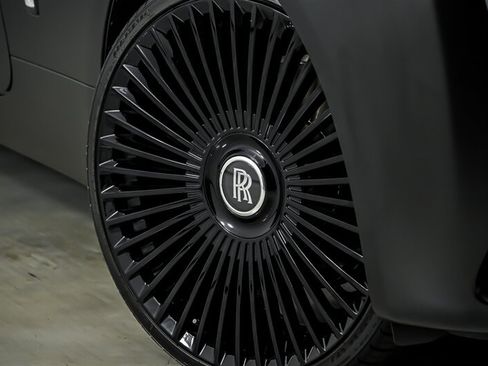 Used 2015 Rolls-Royce Wraith RWD image 3