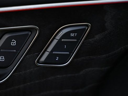 Used 2023 Audi Q8 Premium Plus w/ Premium Plus Package image 16