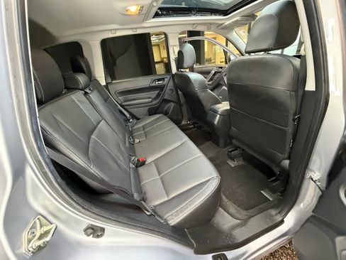 Used 2017 Subaru Forester 2.5i Touring AWD/4WD image 37