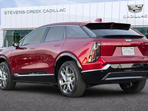 Certified 2025 Cadillac Optiq Luxury 1 image 5