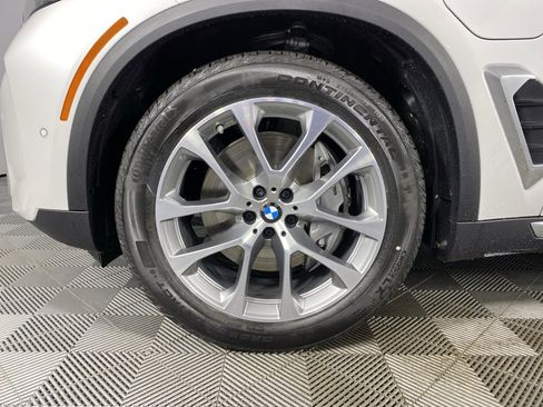 New 2026 BMW X5 xDrive50e w/ Premium Package image 6