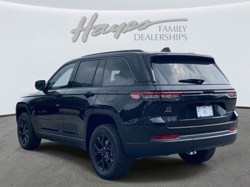 New 2026 Jeep Grand Cherokee Altitude RWD image 4