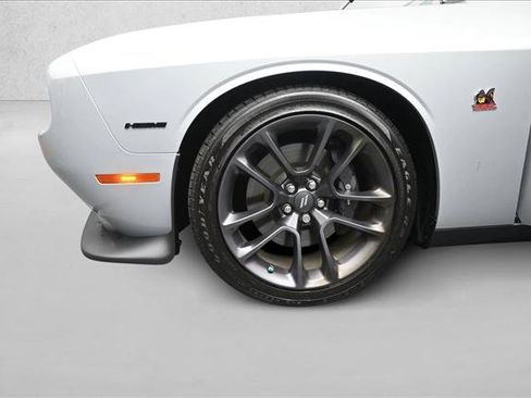 Used 2022 Dodge Challenger R/T Scat Pack w/ Driver Convenience Group RWD image 27