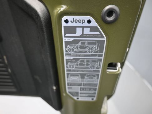 Used 2024 Jeep Wrangler Unlimited Sahara image 43