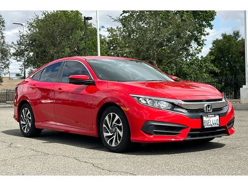 Used 2018 Honda Civic EX image 8