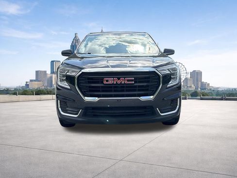 Used 2024 GMC Terrain SLE FWD image 30