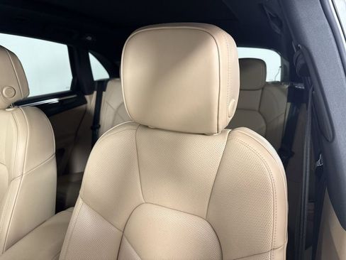 Certified 2023 Porsche Macan Turbo AWD/4WD image 41