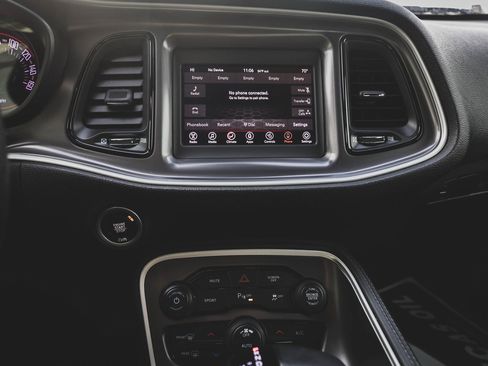 Used 2021 Dodge Challenger SXT w/ Driver Convenience Group image 4