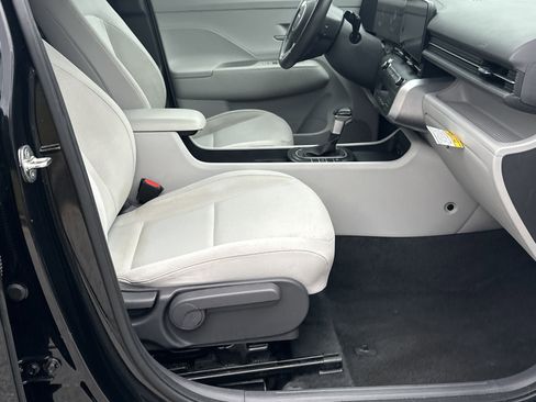 Used 2025 Hyundai Kona SEL image 13
