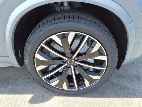 New 2026 Volvo XC90 B6 Plus w/ Protection Package Premier image 9