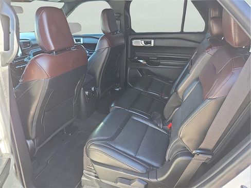 Used 2022 Ford Explorer Platinum w/ Equipment Group 601A image 11