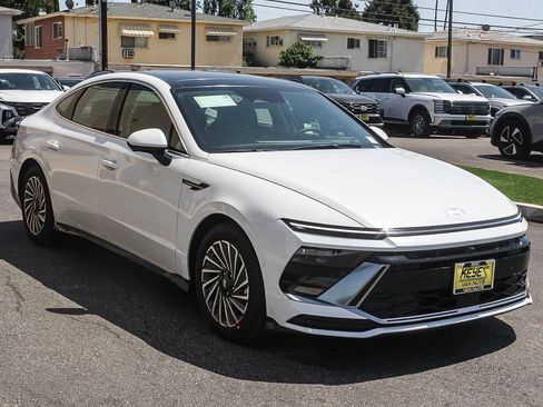 New 2026 Hyundai Sonata Limited FWD image 3