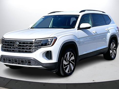 Used 2024 Volkswagen Atlas SE image 4