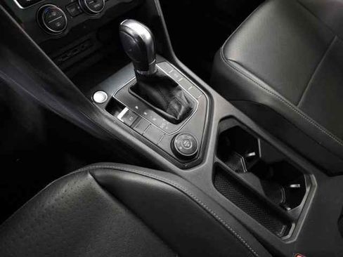 Used 2019 Volkswagen Tiguan SE w/ Panoramic Sunroof Package image 27