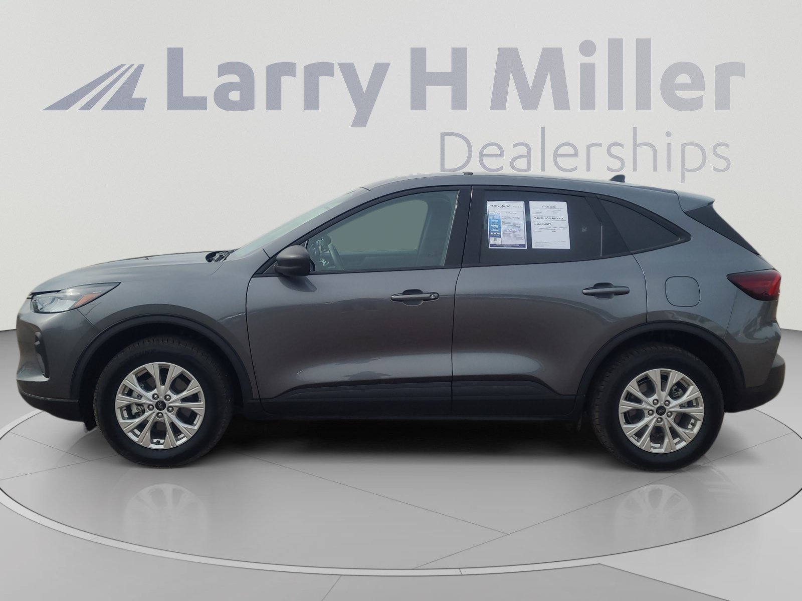 Used 2025 Ford Escape Active AWD/4WD image 2