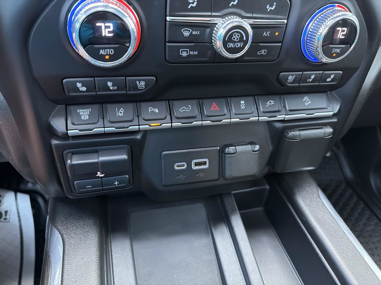 Used 2023 GMC Sierra 2500 AT4 w/ AT4 Premium Plus Package AWD/4WD image 17