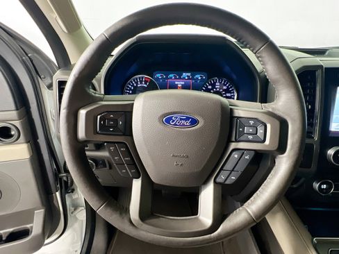 Used 2020 Ford Expedition Max XLT w/ Equipment Group 202A RWD image 17