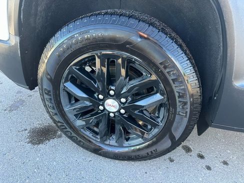 Used 2017 GMC Acadia SLT image 10