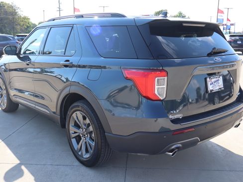 Used 2024 Ford Explorer XLT w/ Equipment Group 202A AWD/4WD image 7