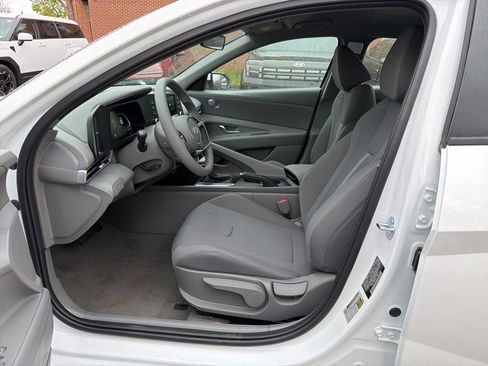 New 2026 Hyundai Elantra SE FWD image 13