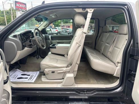 Used 2011 GMC Sierra 1500 SLE w/ Power Tech Package AWD/4WD image 13