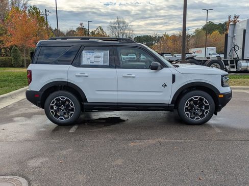New 2025 Ford Bronco Sport Outer Banks image 3