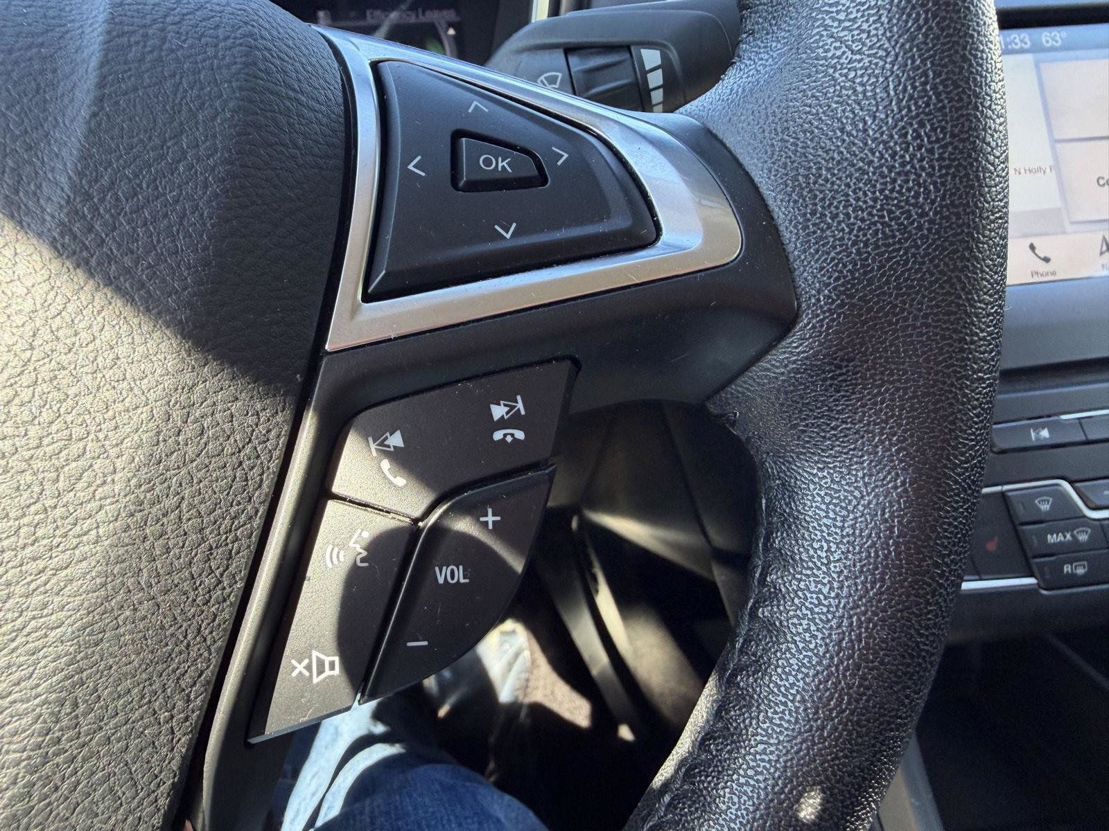 Used 2017 Ford Fusion Energi SE FWD image 13