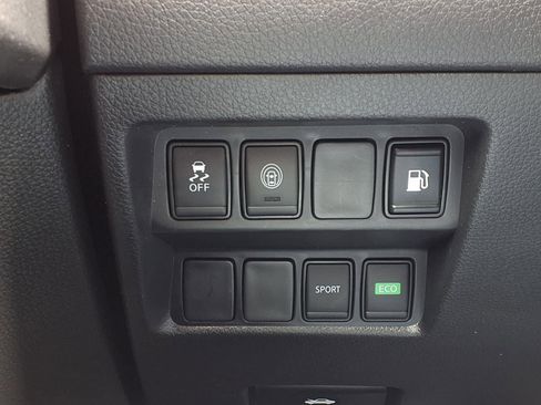 Used 2019 Nissan Rogue S image 22