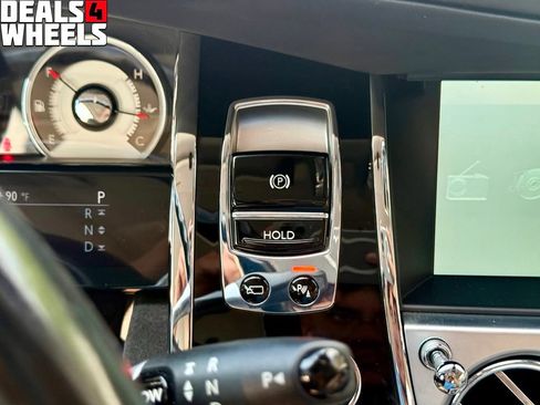 Used 2015 Rolls-Royce Wraith RWD image 37