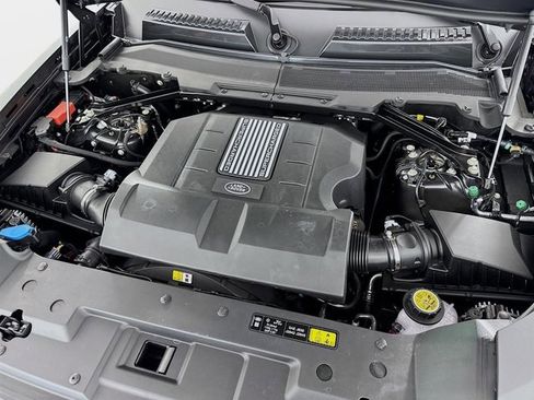 Used 2025 Land Rover Defender 110 V8 image 32