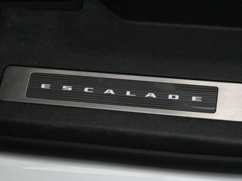 Used 2023 Cadillac Escalade Sport Platinum AWD/4WD image 14