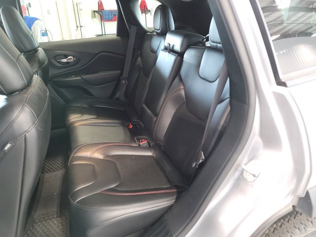 Used 2020 Jeep Cherokee Trailhawk w/ Comfort/Convenience Group AWD/4WD image 10