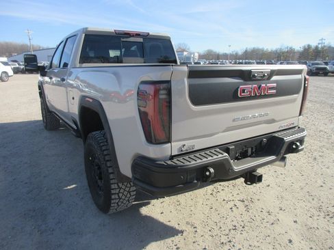 New 2026 GMC Sierra 2500 AT4X w/ AT4X AEV Edition image 9