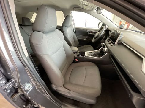 Used 2025 Toyota RAV4 XLE AWD/4WD image 24