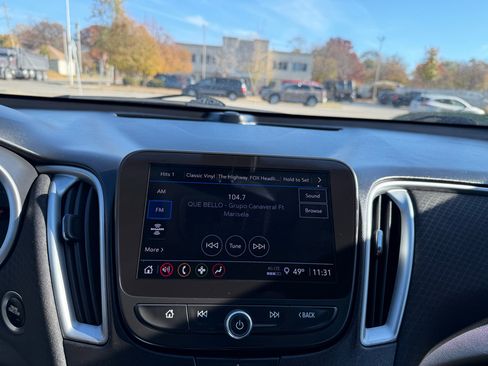 Used 2022 Chevrolet Malibu LT image 12