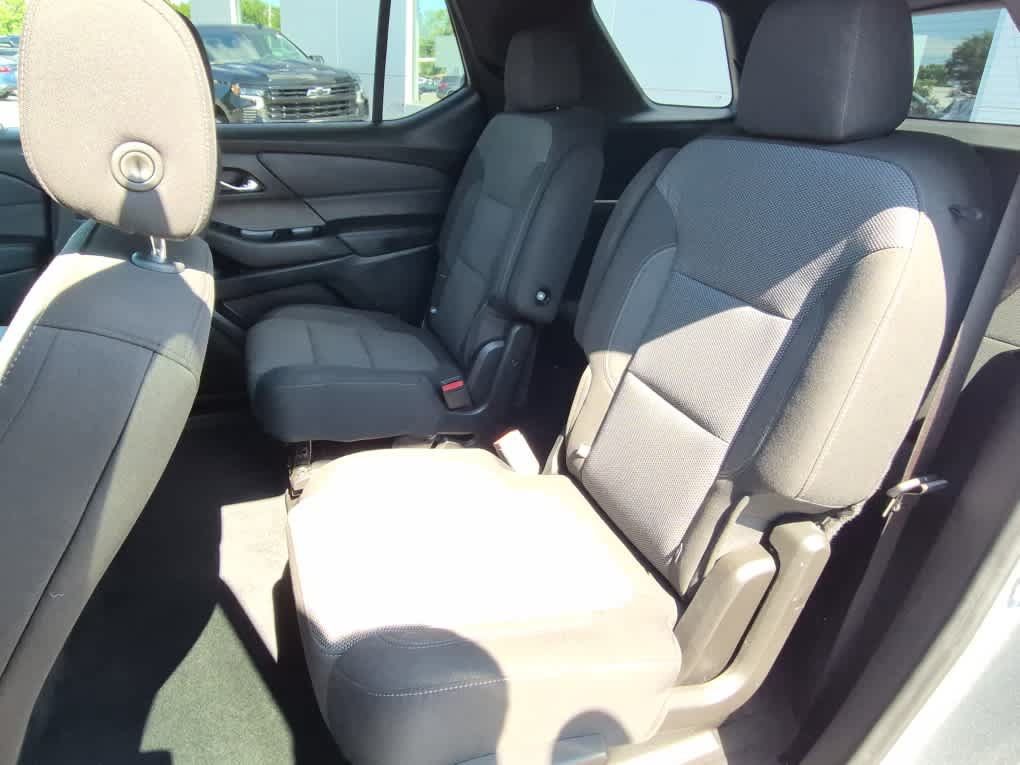 Used 2023 Chevrolet Traverse LT AWD/4WD image 8