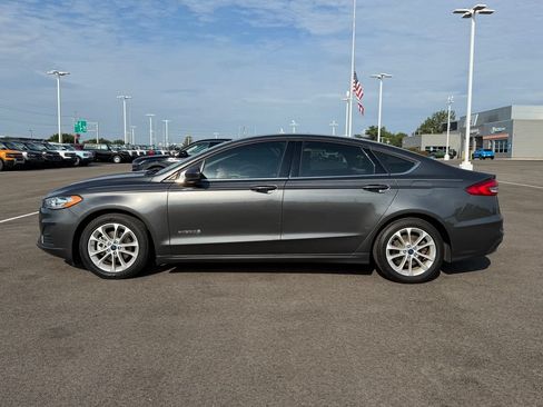 Used 2019 Ford Fusion SE FWD image 8