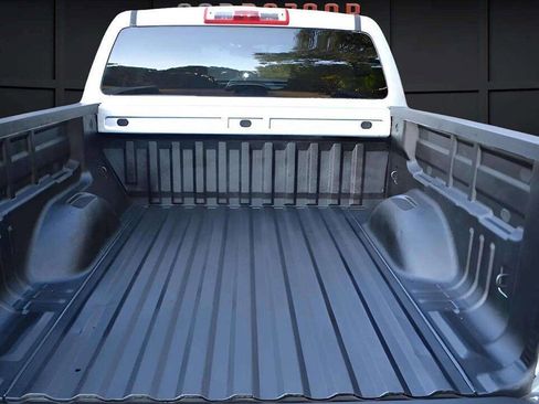 Used 2018 GMC Canyon SLE w/ SLE Convenience Package image 13