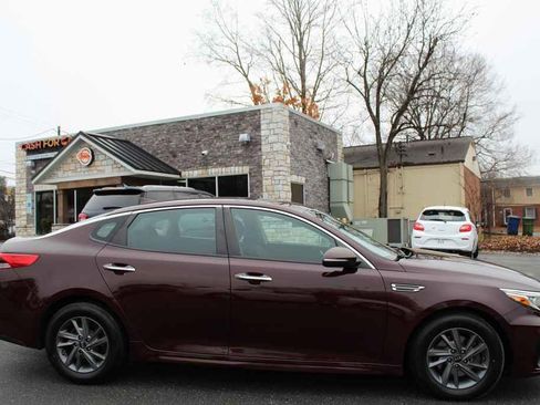 Used 2019 Kia Optima LX image 4