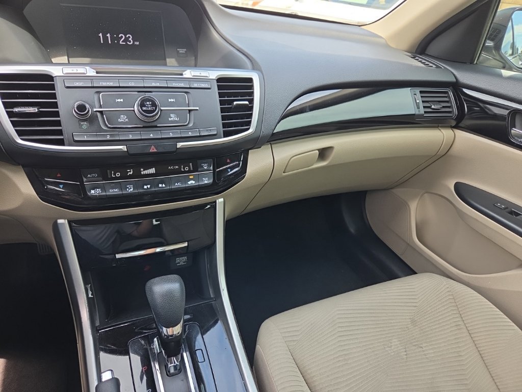 Used 2017 Honda Accord LX image 13