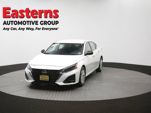 Used 2024 Nissan Altima 2.5 S FWD image 55