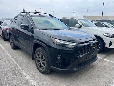 Used 2023 Toyota RAV4 XLE Premium AWD/4WD image 2