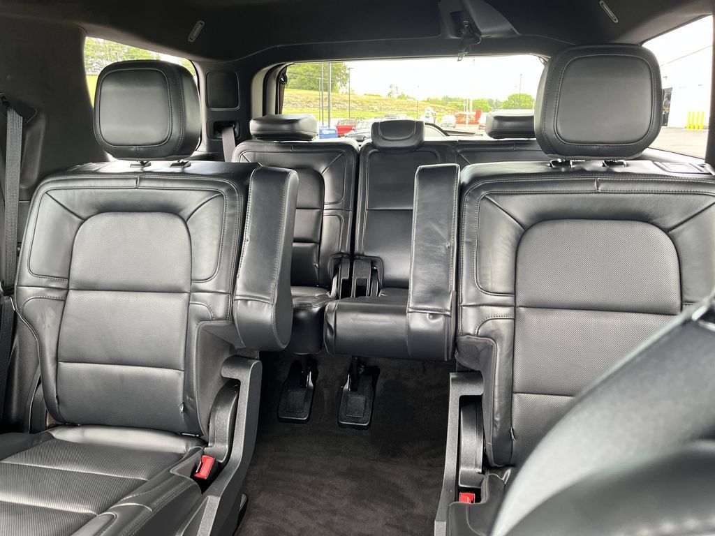 Used 2022 Lincoln Navigator Reserve AWD/4WD image 23