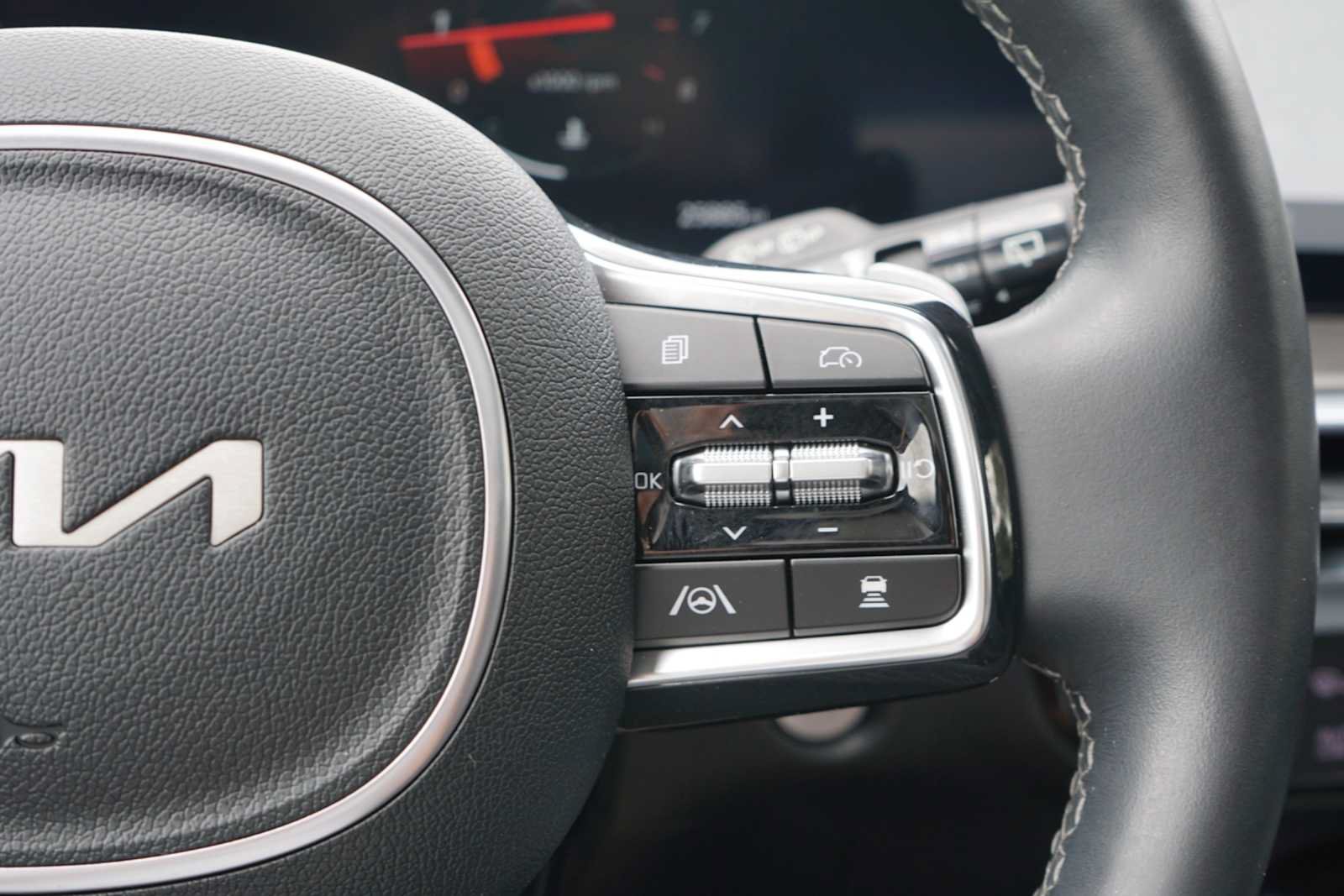 Certified 2024 Kia Sorento SX Prestige AWD/4WD image 14