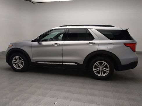 Used 2020 Ford Explorer XLT w/ Equipment Group 202A image 3