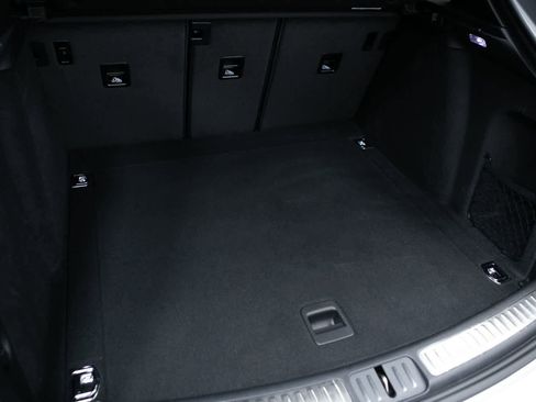 Certified 2026 Porsche Macan AWD/4WD image 39